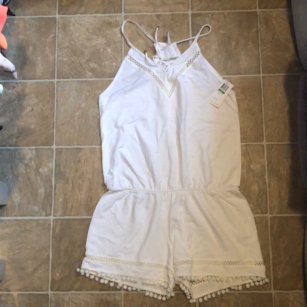 Super cute Ella Moss romper Size Large!